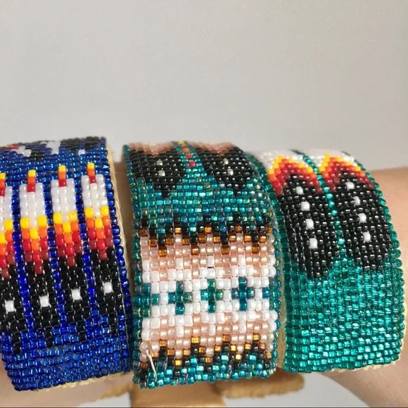 Native American Artist Beaded Bracelet BLUE Print - Picture 5 of 8